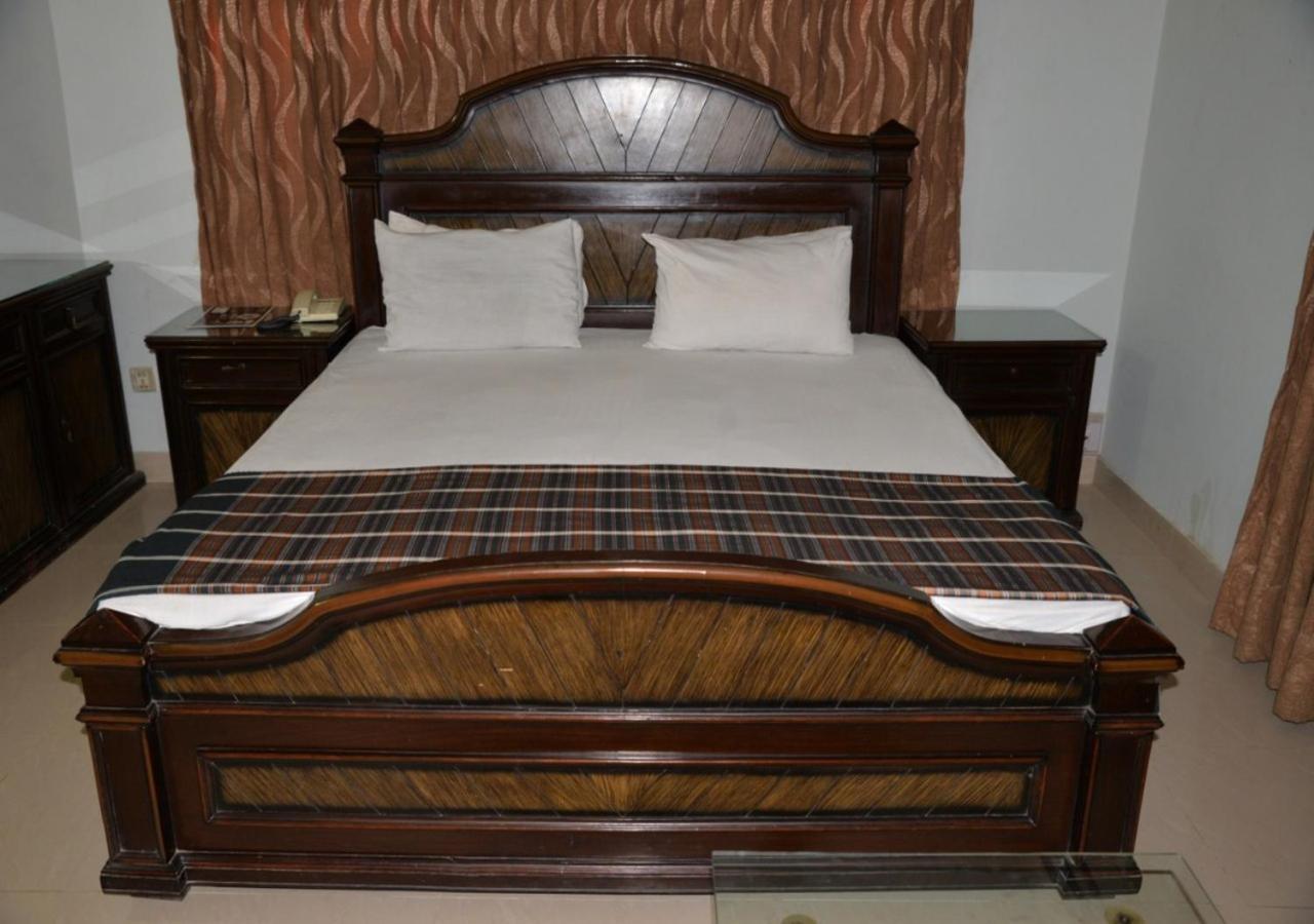 Step Inn Hotel Sukkur المظهر الخارجي الصورة